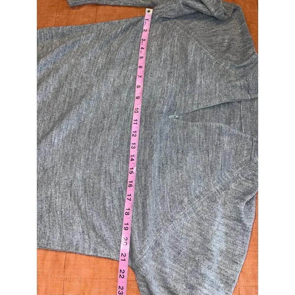 Lord & Taylor Gray Quarter-Zip Wool Sweater Size 38 Long Sleeve Lightweight
